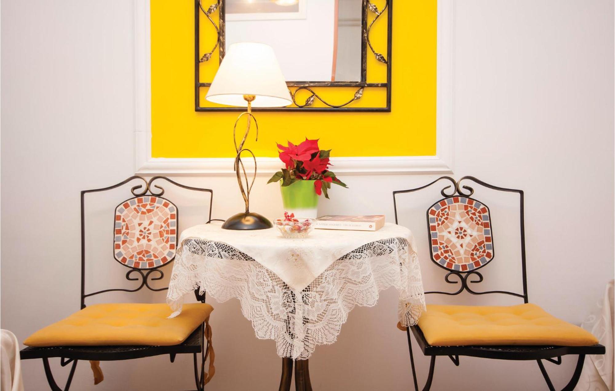 Cozy Apartment In Brodarica With Wifi 外观 照片