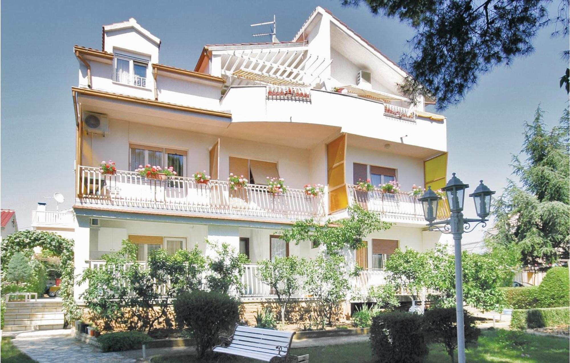 Cozy Apartment In Brodarica With Wifi 外观 照片