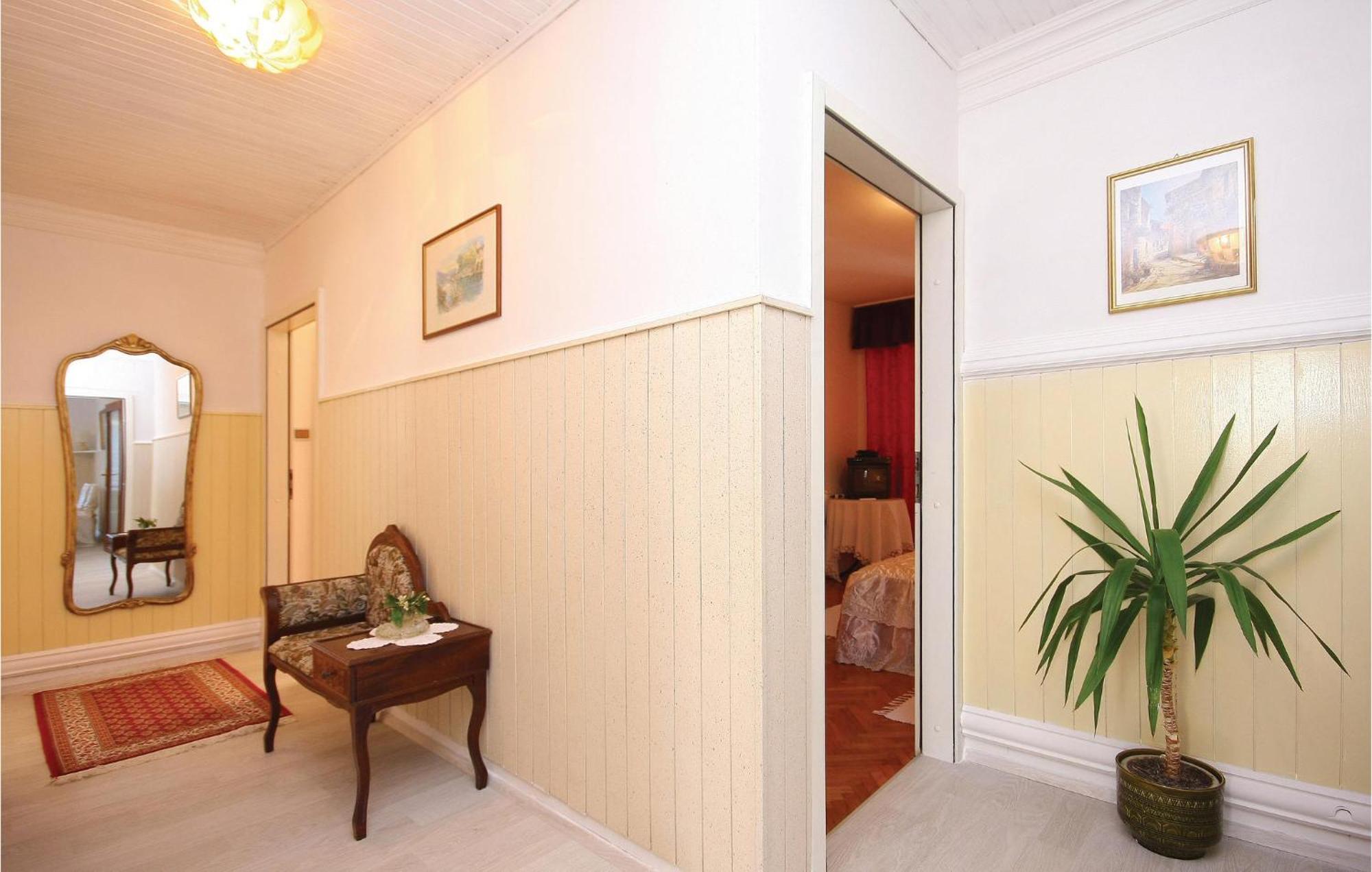 Cozy Apartment In Brodarica With Wifi 外观 照片